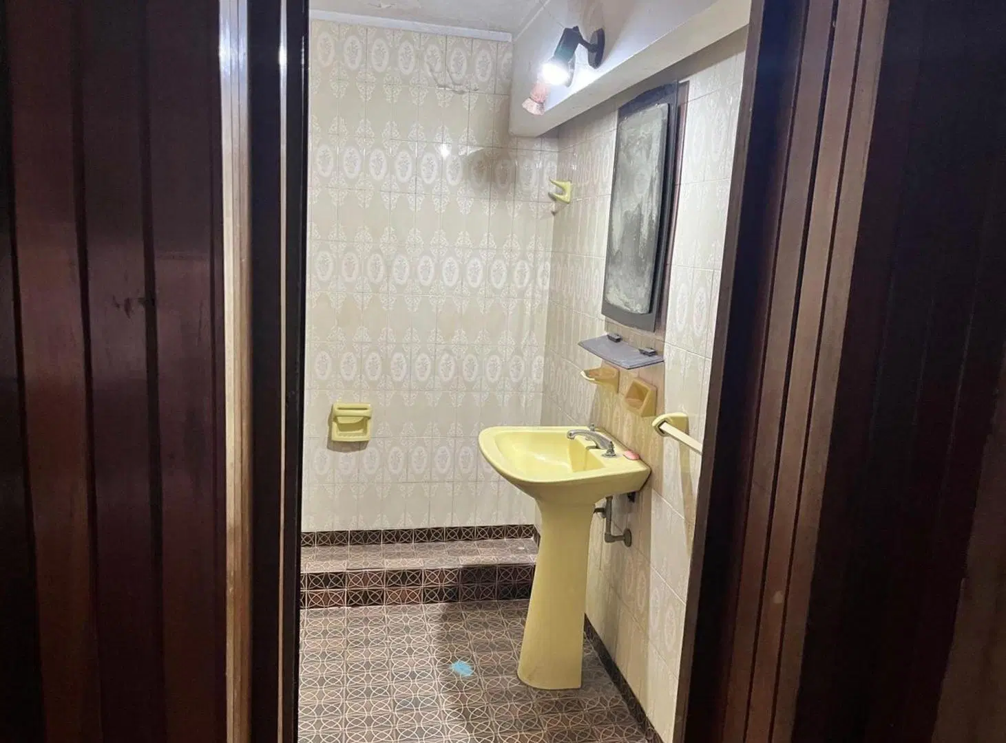 Venta casa multifamiliar con galpón  Mataderos 8