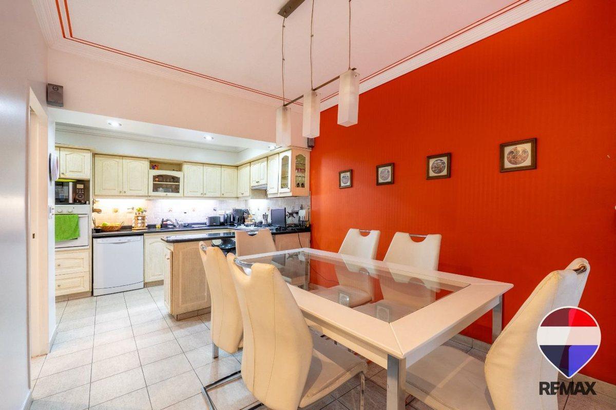 VENTA CASA 4 AMBIENTES COCHERA MATADEROS