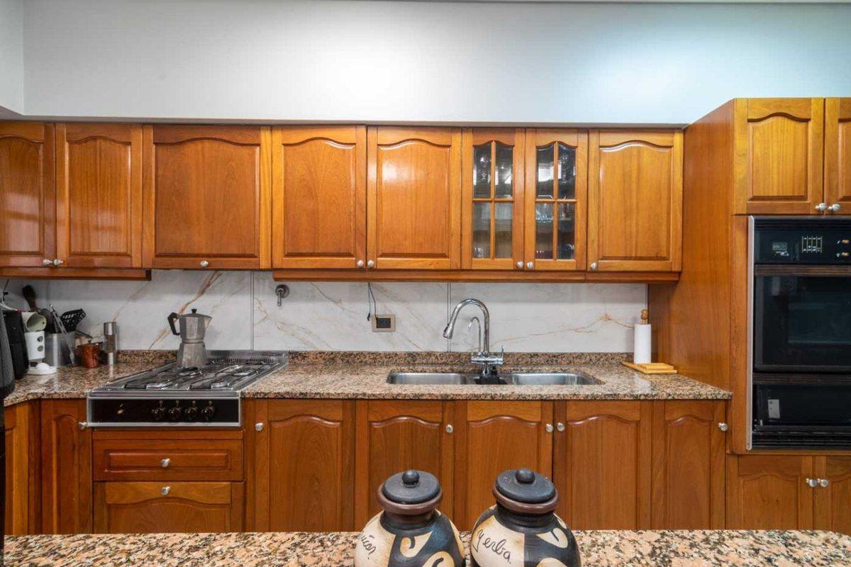 Foto de VENTA DE TRIPLEX 6 AMBIENTES CON COCHERAS, imagen 5