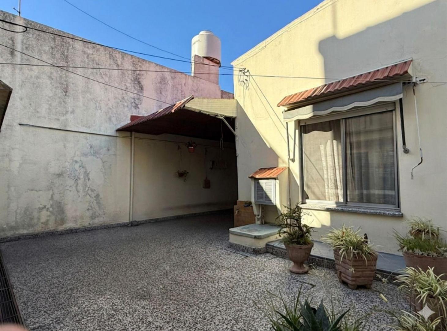 Foto de VENTA CASA 4 AMB + DTO FONDO EN VILLA DOMINICO, imagen 4
