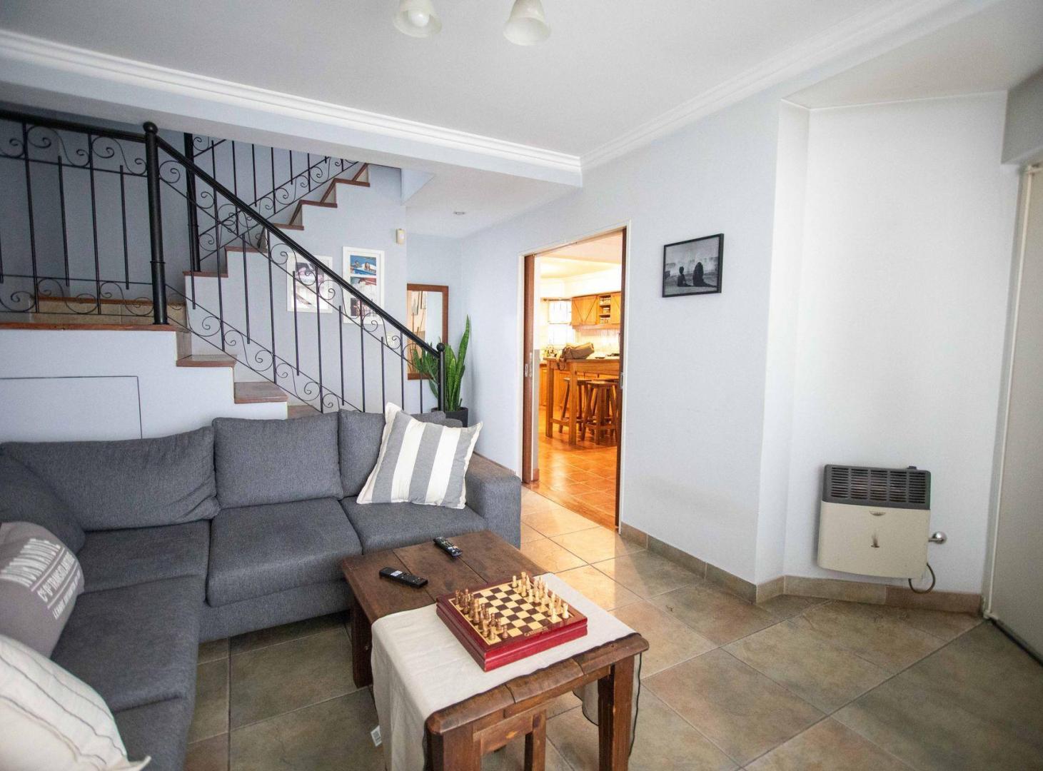 Foto de VENTA CASA 5 AMB. GARAGE PARQUE PILETA, LIBERTAD, imagen 2