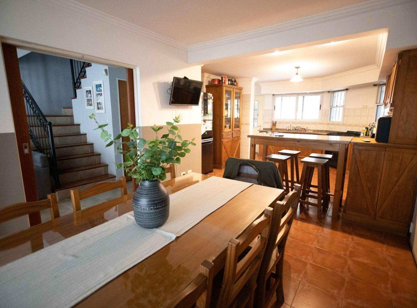 Foto de VENTA CASA 5 AMB. GARAGE PARQUE PILETA, LIBERTAD, imagen 4