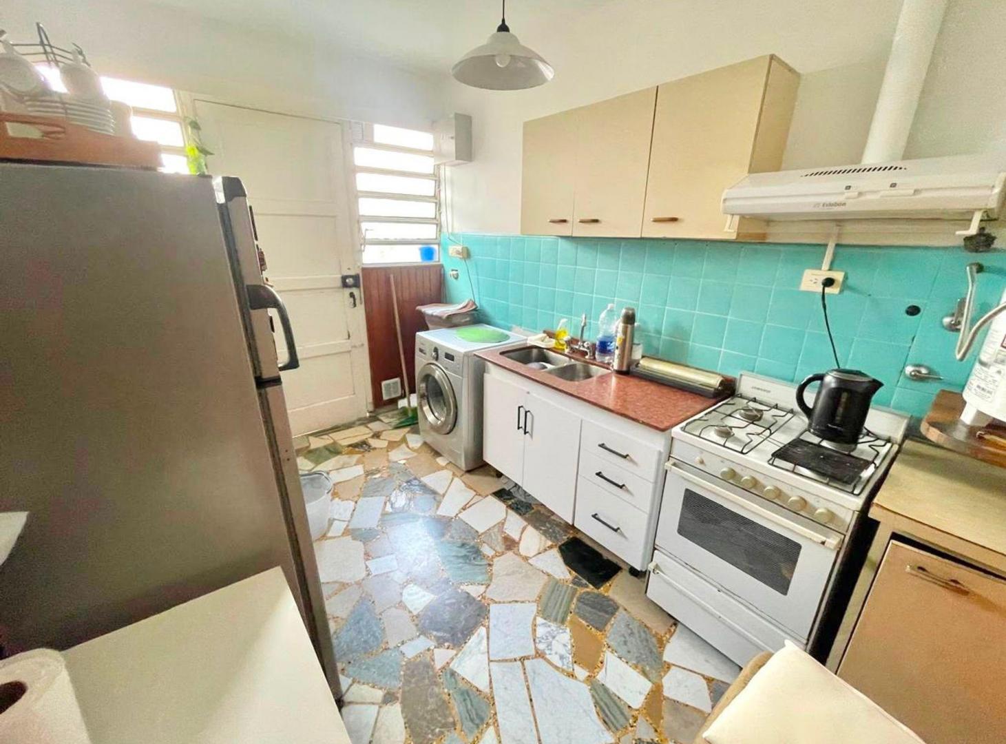 Foto de VENTA CASA BERNAL ESTE CON LOCAL COCHERA PATIO, imagen 3