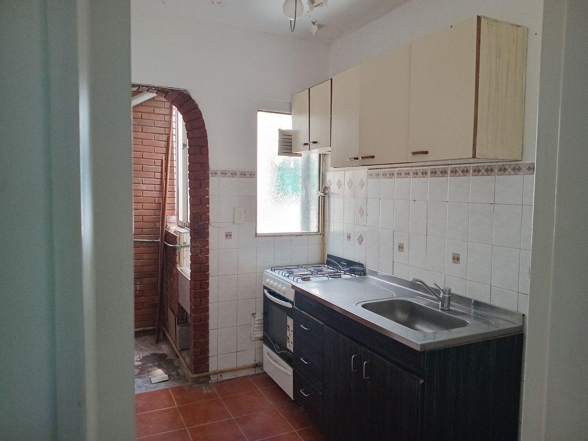 Foto de VENTA 4 AMBIENTES FRENTE CON BALCÓN SAN CRISTOBAL, imagen 4