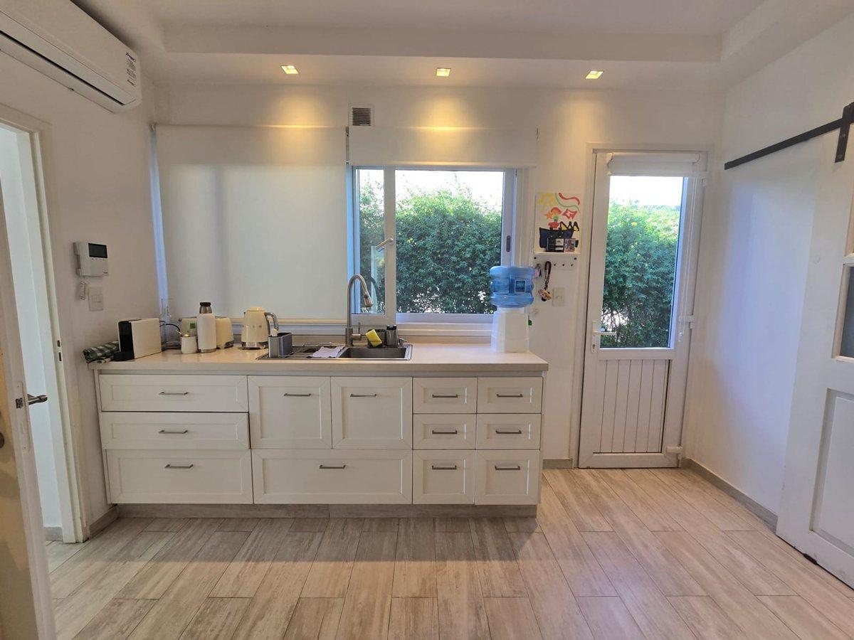 Foto de VENTA CASA CON PISCINA BARRIO STA ELENA PILAR ESTE, imagen 3