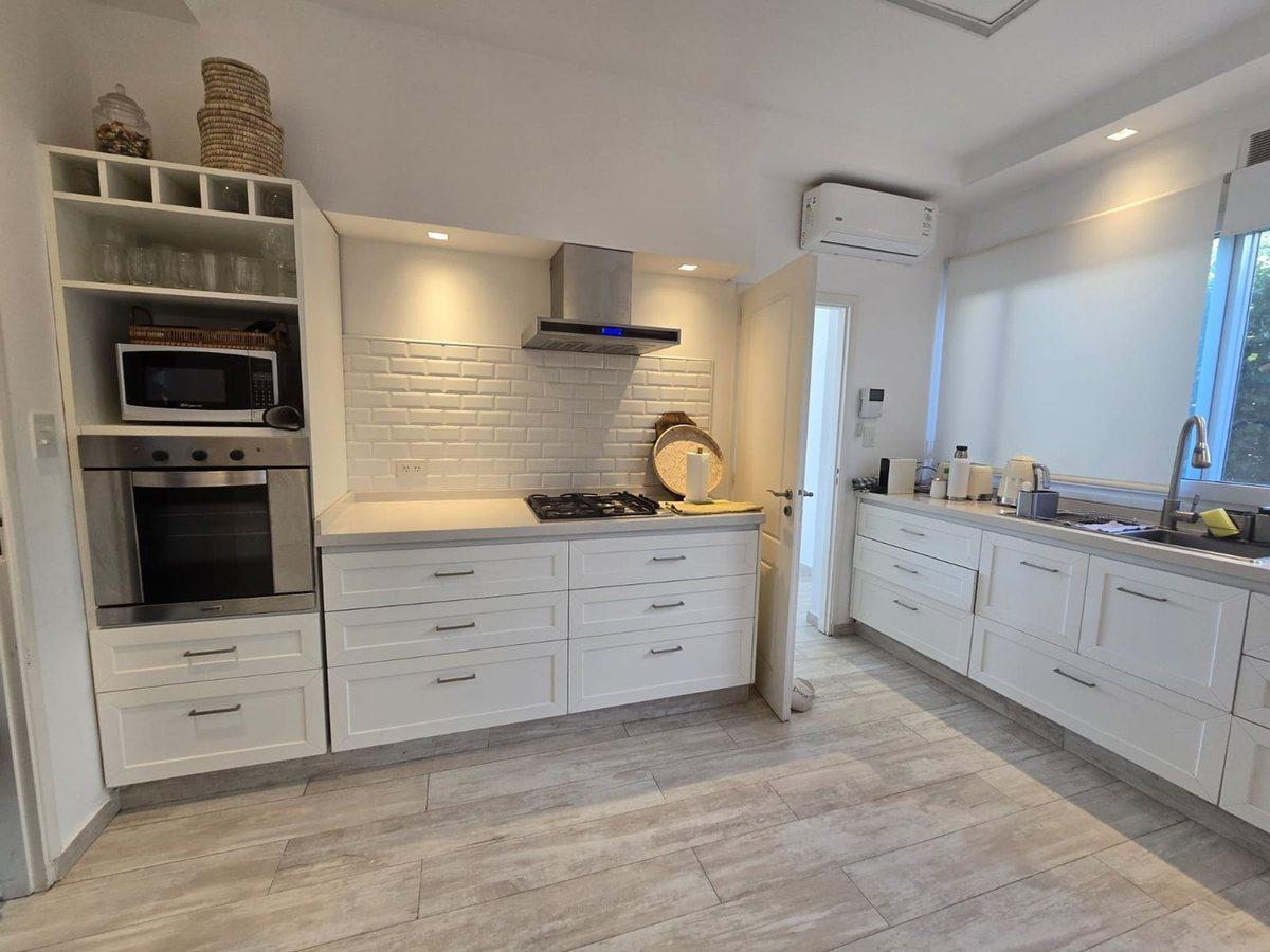 Foto de VENTA CASA CON PISCINA BARRIO STA ELENA PILAR ESTE, imagen 5