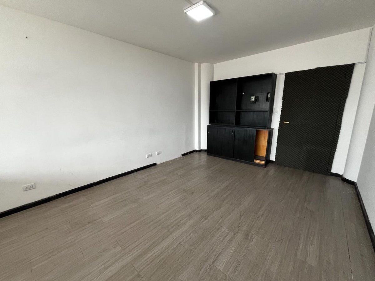 Foto de VENTA OFICINA EN GALERIA HISTORIA FRENTE P. BAROLO, imagen 5