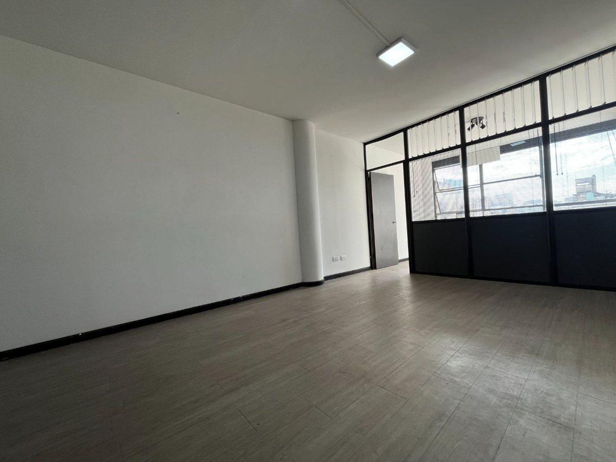 Foto de VENTA OFICINA EN GALERIA HISTORIA FRENTE P. BAROLO, imagen 1