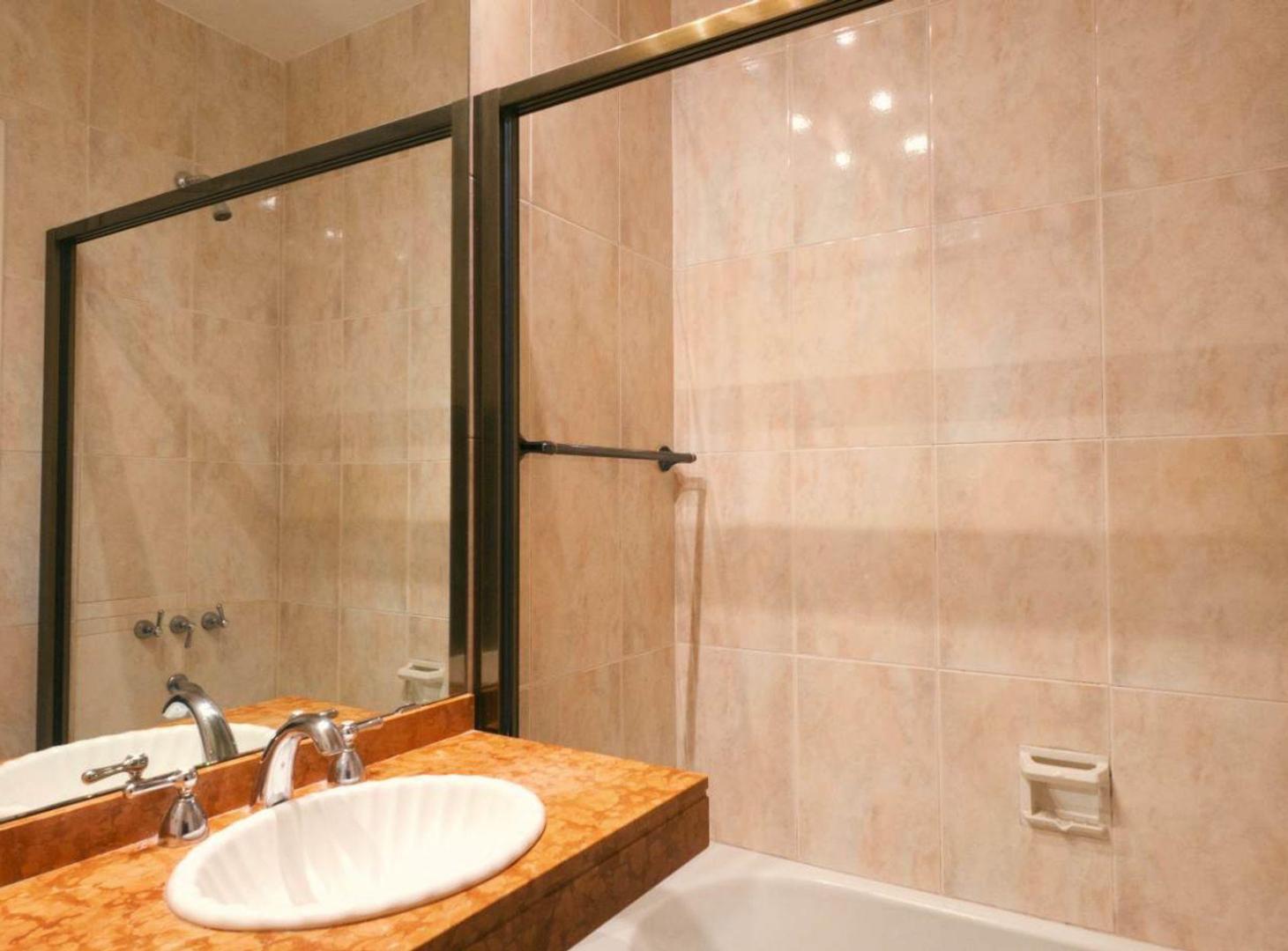Foto de VENTA DPTO 4 AMB EN RETIRO - BALCON Y BAULERA, imagen 2