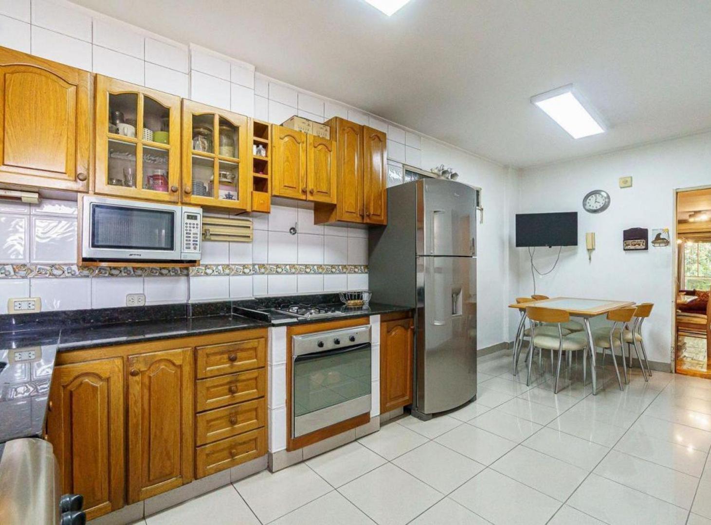Foto de VENTA DEPARTAMENTO FLORES 4 AMB BALCON COCHERA, imagen 1