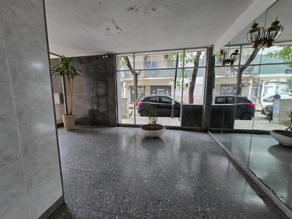 Foto de VENTA DEPARTAMENTO 2 AMBIENTES FLORESTA LUMINOSO, imagen 3