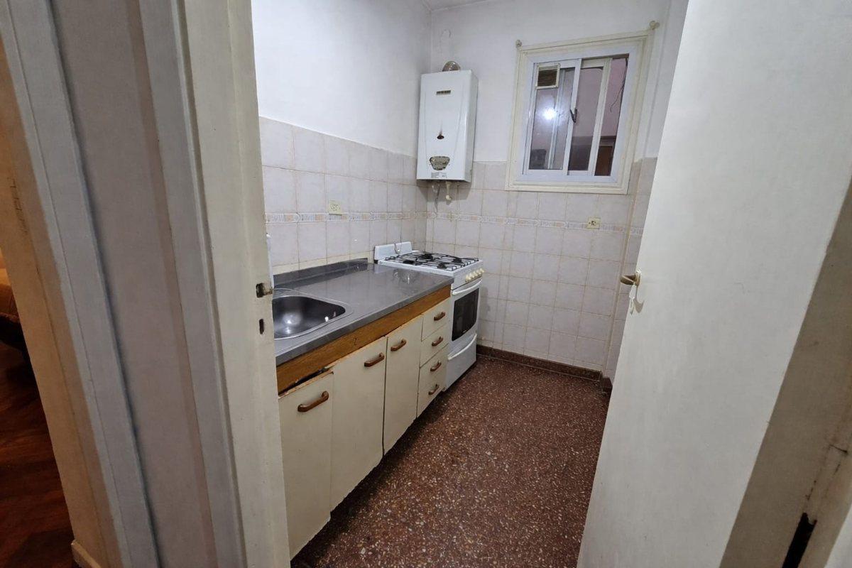 Foto de VENTA DEPARTAMENTO 2 AMBIENTES FLORESTA LUMINOSO, imagen 2