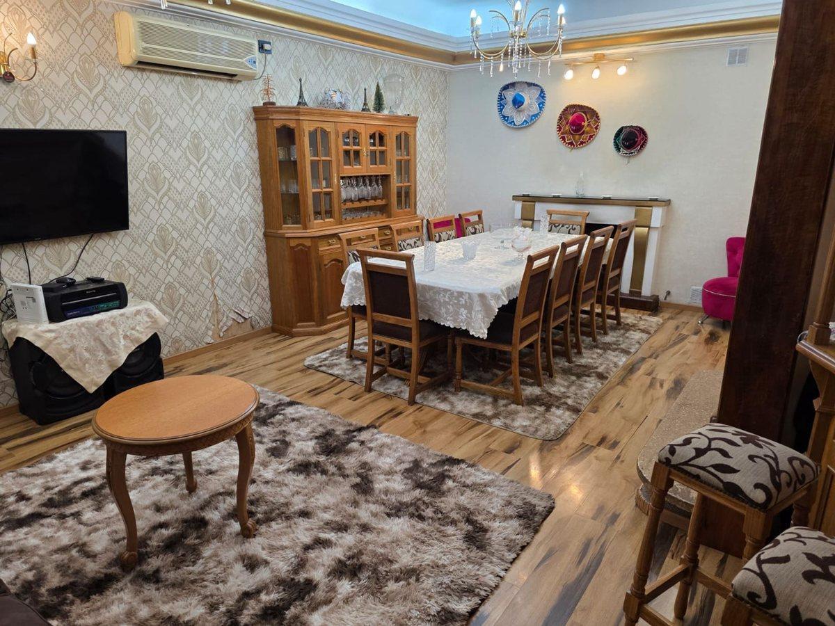 Foto de Venta casa 5 ambientes fondo cochera Liniers, imagen 4
