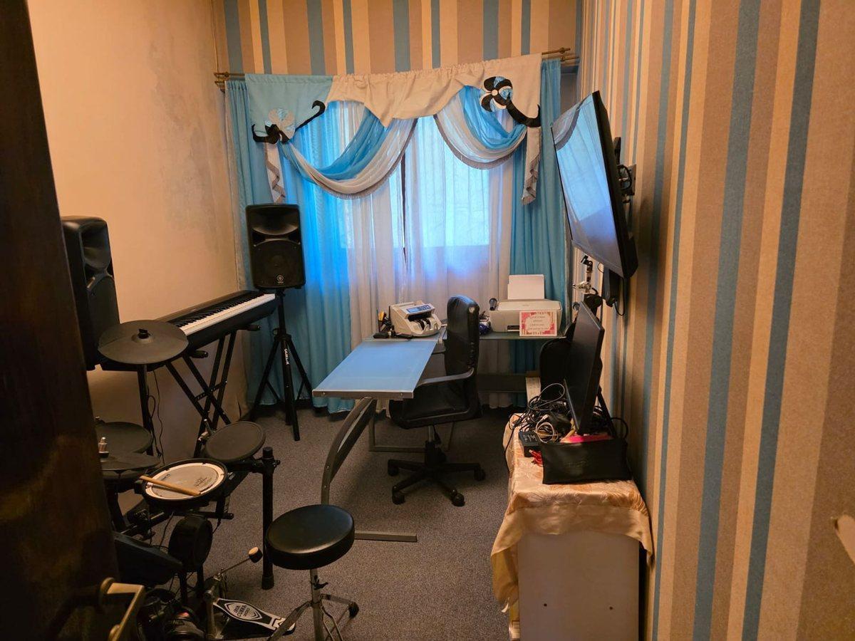 Foto de Venta casa 5 ambientes fondo cochera Liniers, imagen 5
