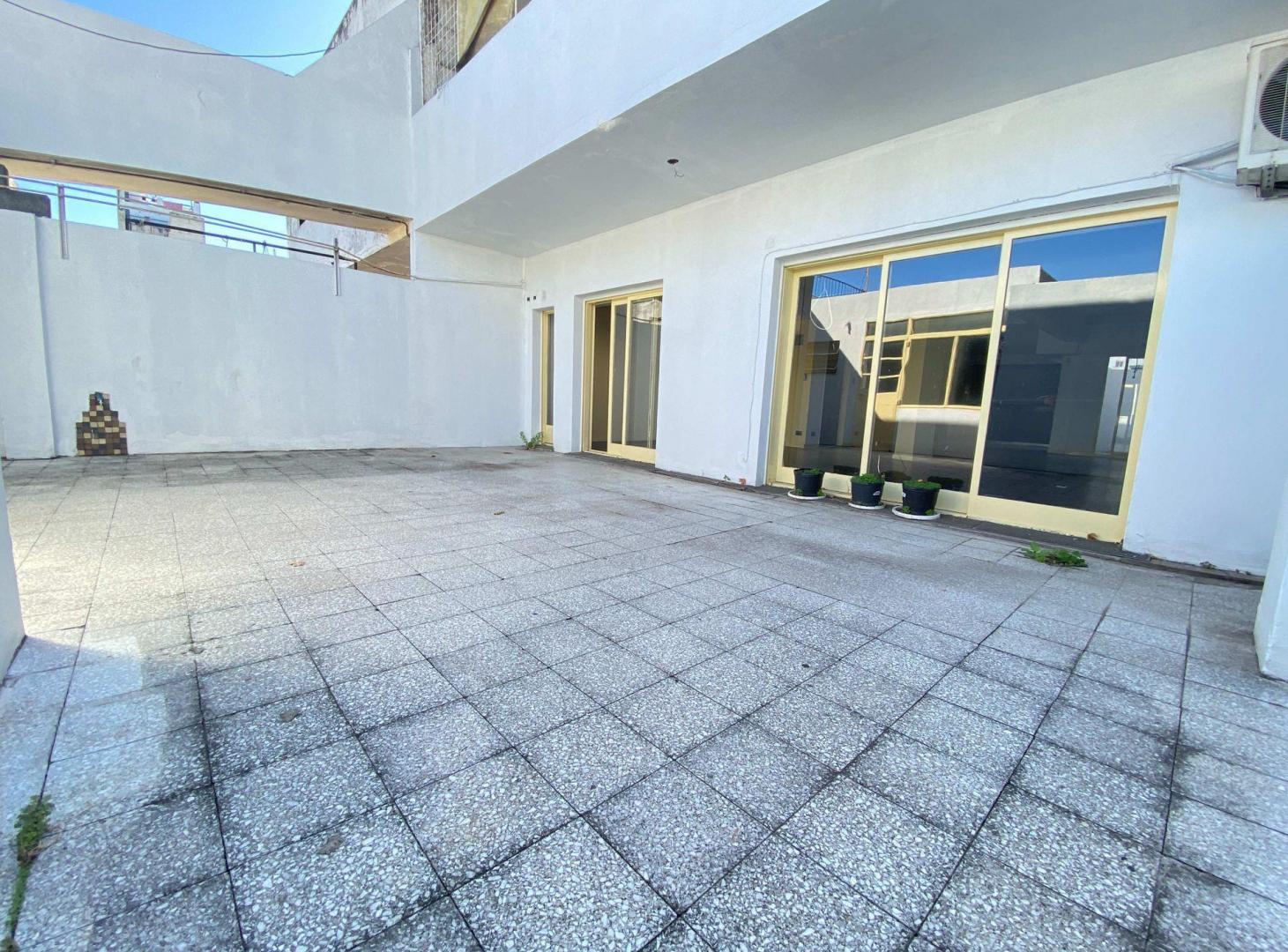 Foto de VENTA DEPARTAMENTO SEMIPISO VILLA GENERAL MITRE, imagen 3