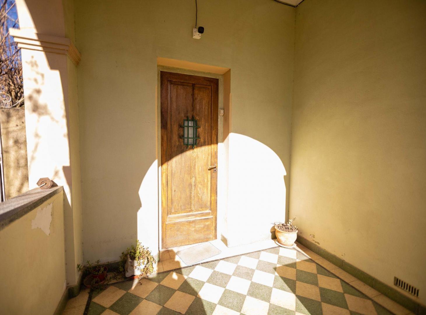 Foto de CASA DE ESTILO ANTIGUO CON SALIDA A DOS CALLES, imagen 5