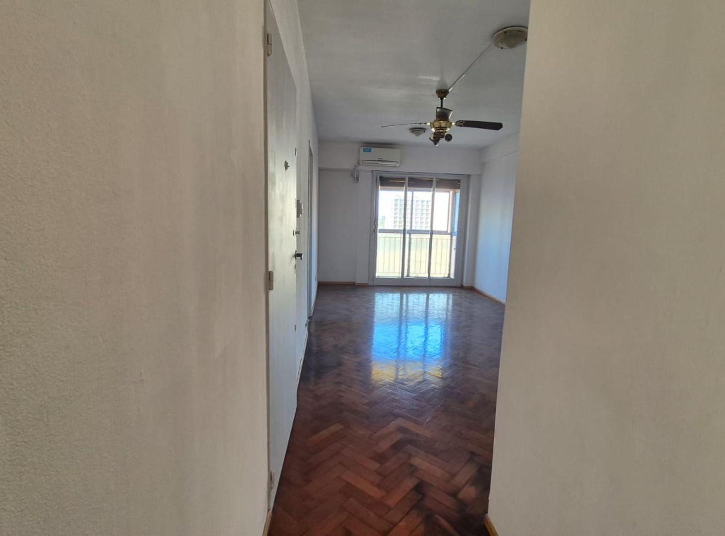 Foto de VENTA DEPARTAMENTO 3 AMBIENTES SAN TELMO, imagen 2