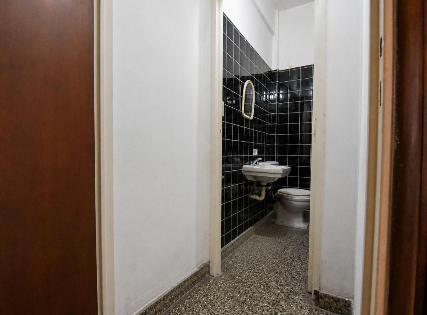 Foto de VENTA PH 5 AMBIENTES CONSTITUCION SIN EXPENSAS, imagen 4