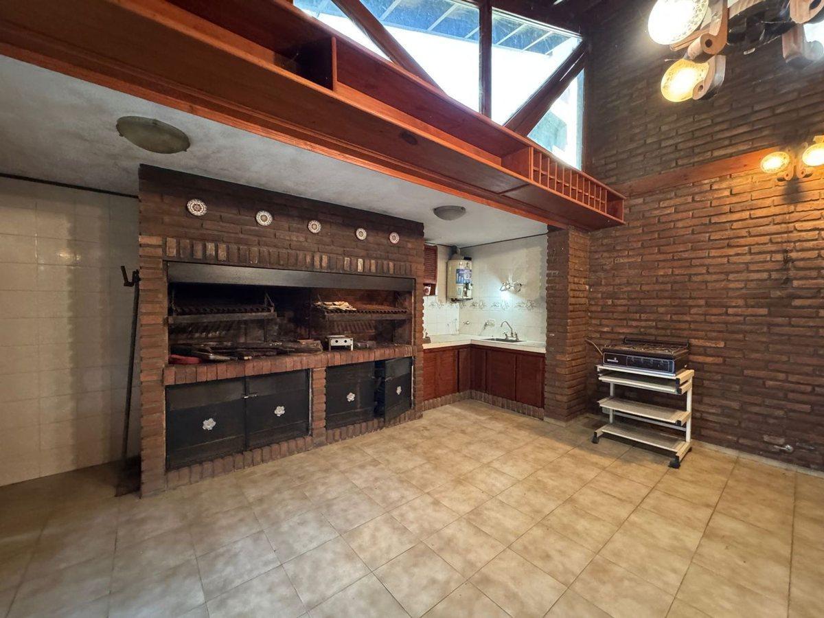 Foto de VENTA CASA 5 ambientes Berazategui, imagen 4