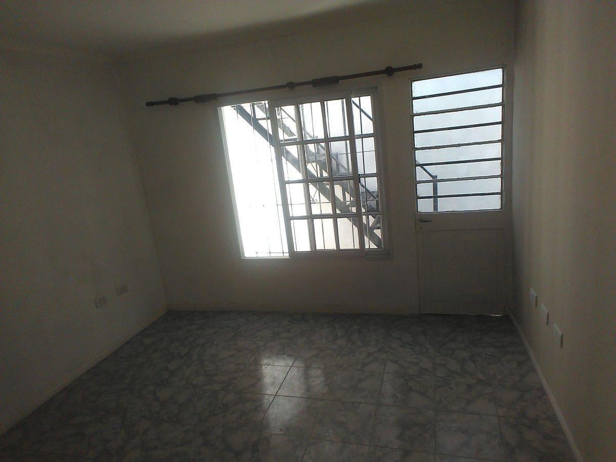 Foto de VENTA PH EN BLOCK GARAGE Y LOCAL EN LANUS, imagen 3