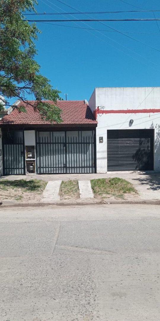 Foto de VENTA PH EN BLOCK GARAGE Y LOCAL EN LANUS, imagen 1