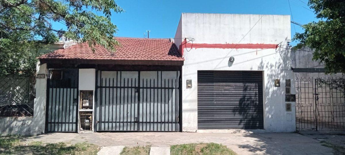 Foto de VENTA PH EN BLOCK GARAGE Y LOCAL EN LANUS, imagen 2