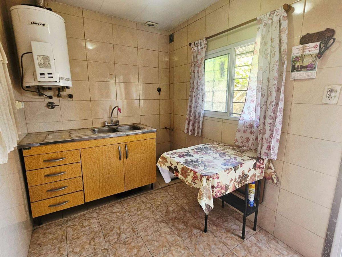 Foto de VENTA CASA 3 AMBIENTES EN GONZALEZ CATAN, imagen 4