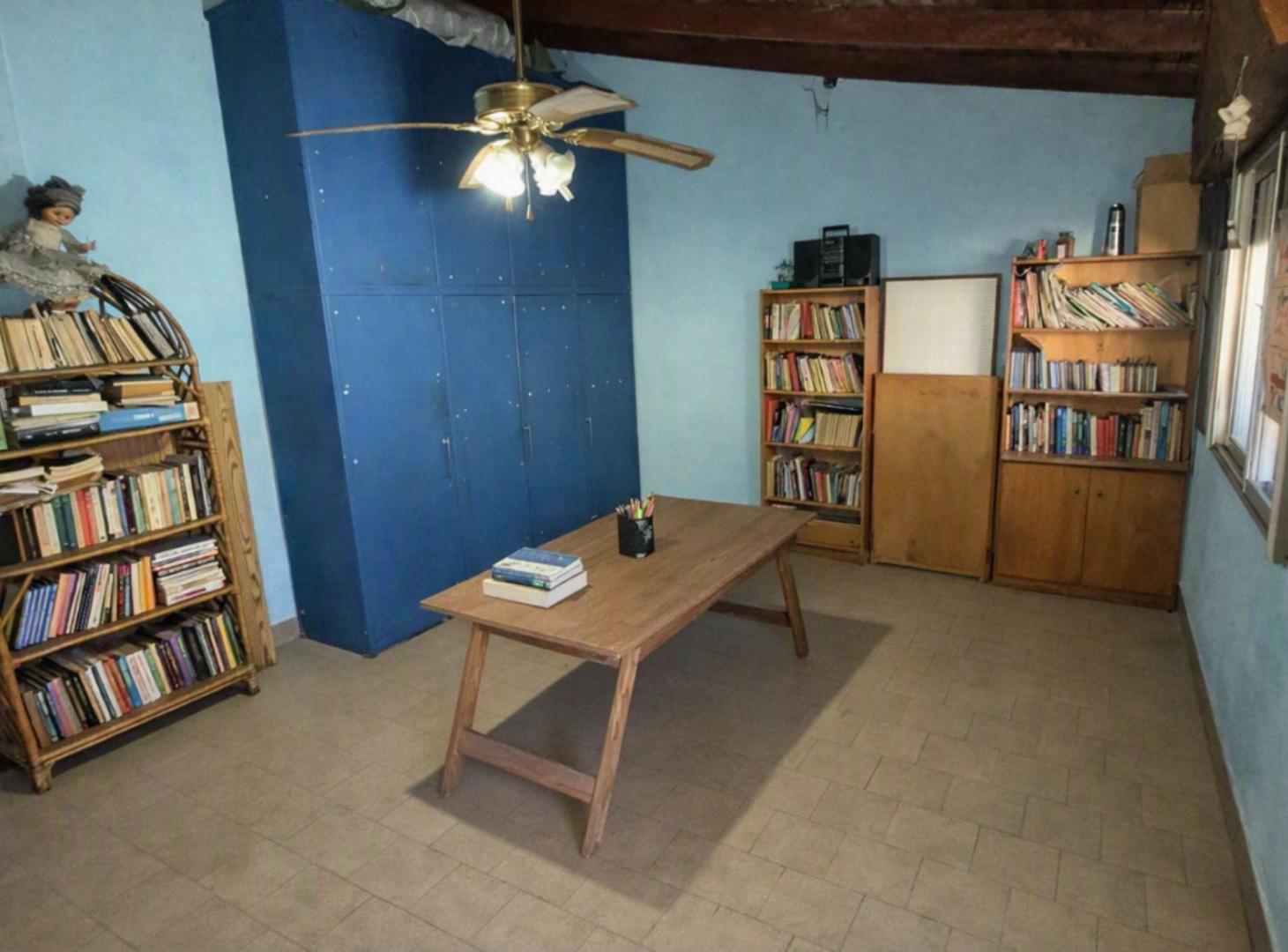 Foto de VENTA SARANDI CHALET 4 AMB EN ESQUINA A RECICLAR, imagen 2