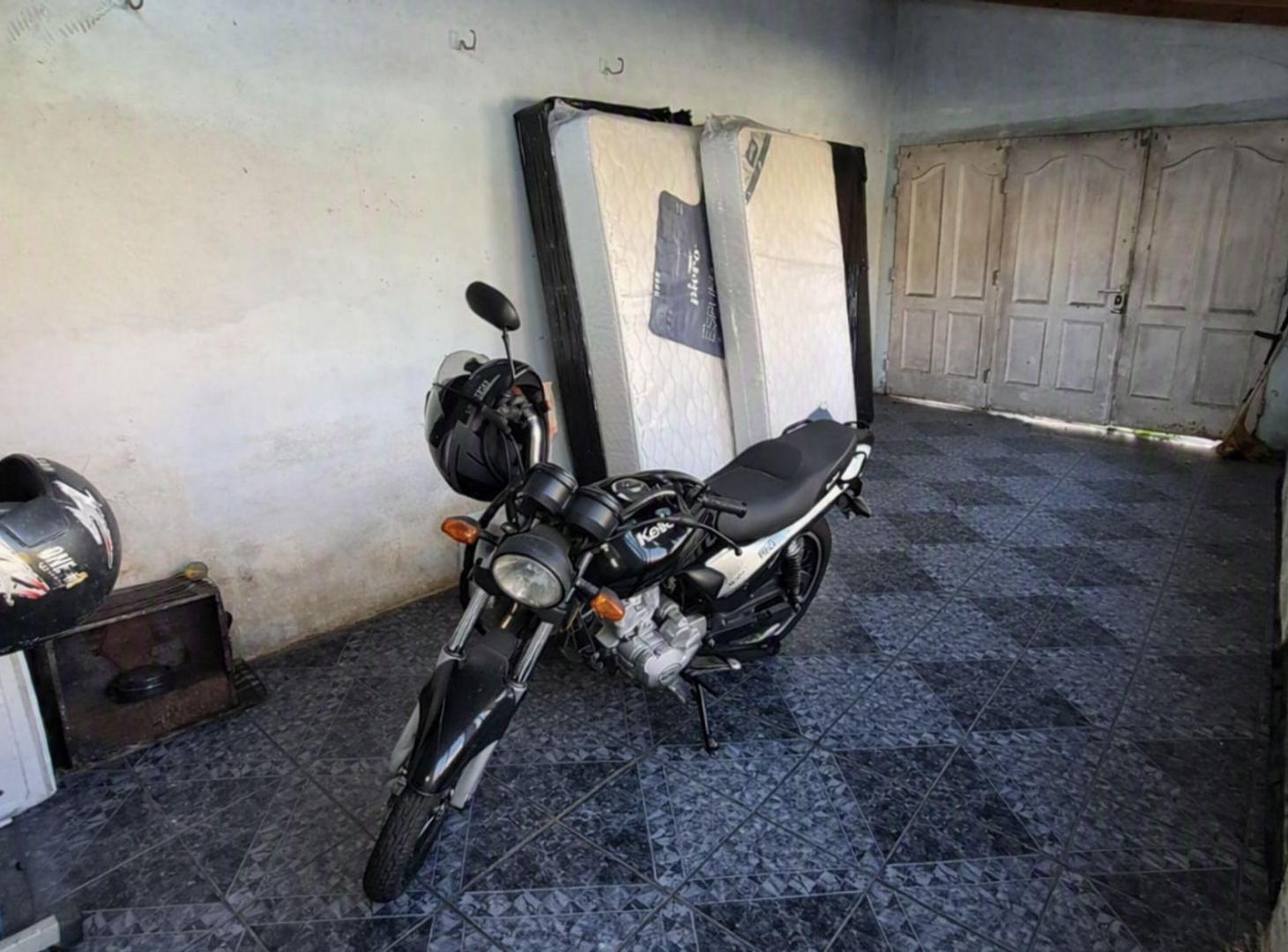 Foto de VENTA SARANDI CHALET 4 AMB EN ESQUINA A RECICLAR, imagen 4