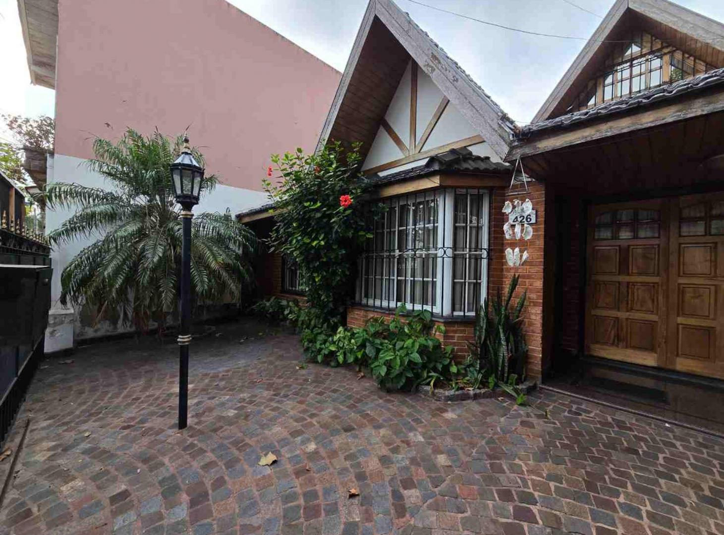 Foto de VENTA CASA HAEDO 4 AMB CON PLAYROOM Y DOS COCHERAS, imagen 2