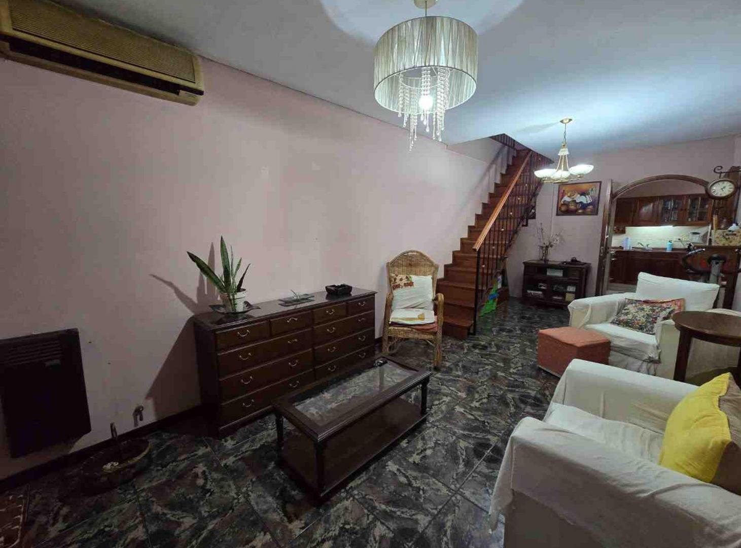 Foto de VENTA CASA HAEDO 4 AMB CON PLAYROOM Y DOS COCHERAS, imagen 5