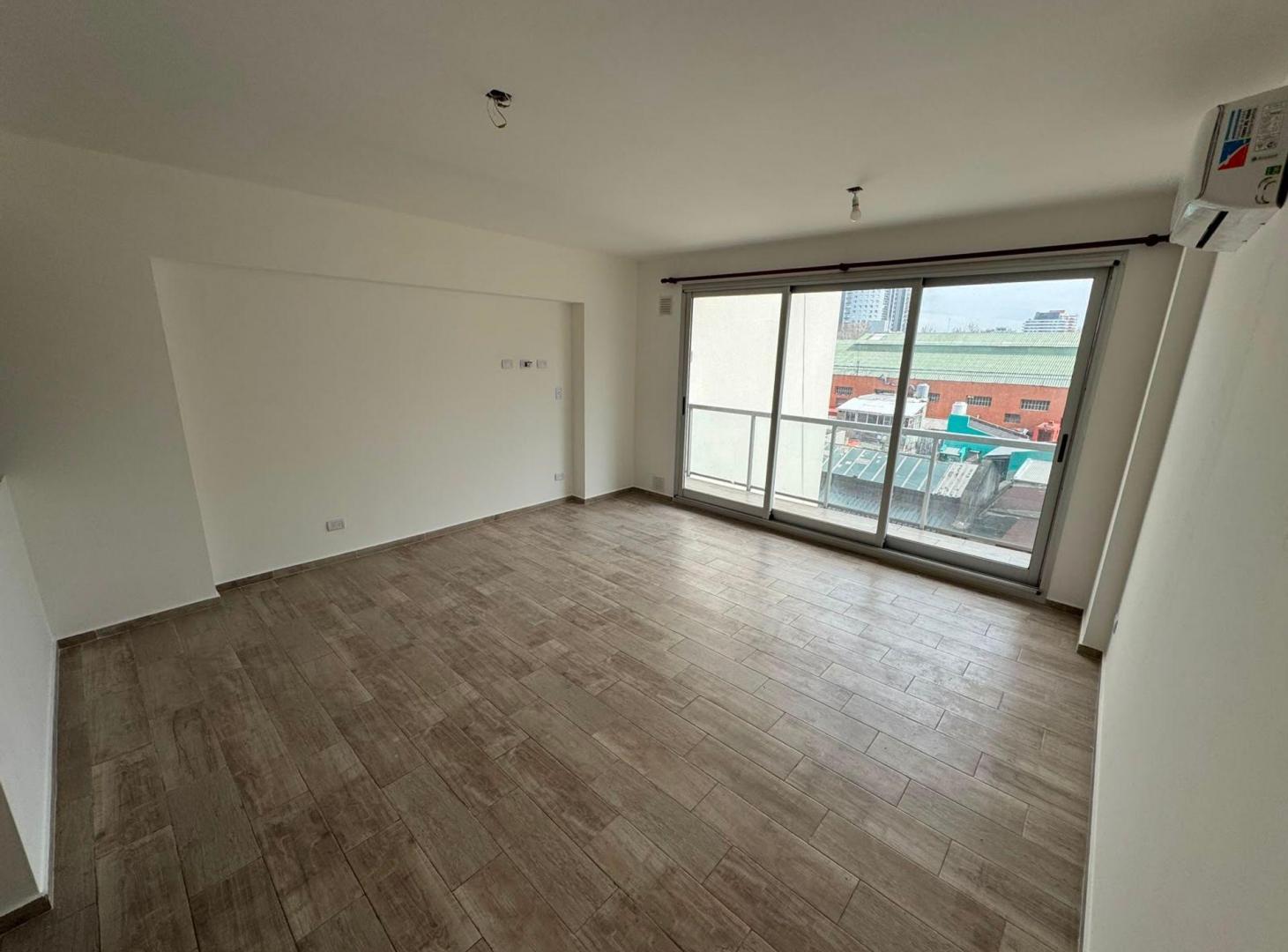 Foto de VENTA DEPARTAMENTO MONOAMBIENTE CON COCHERA, imagen 2