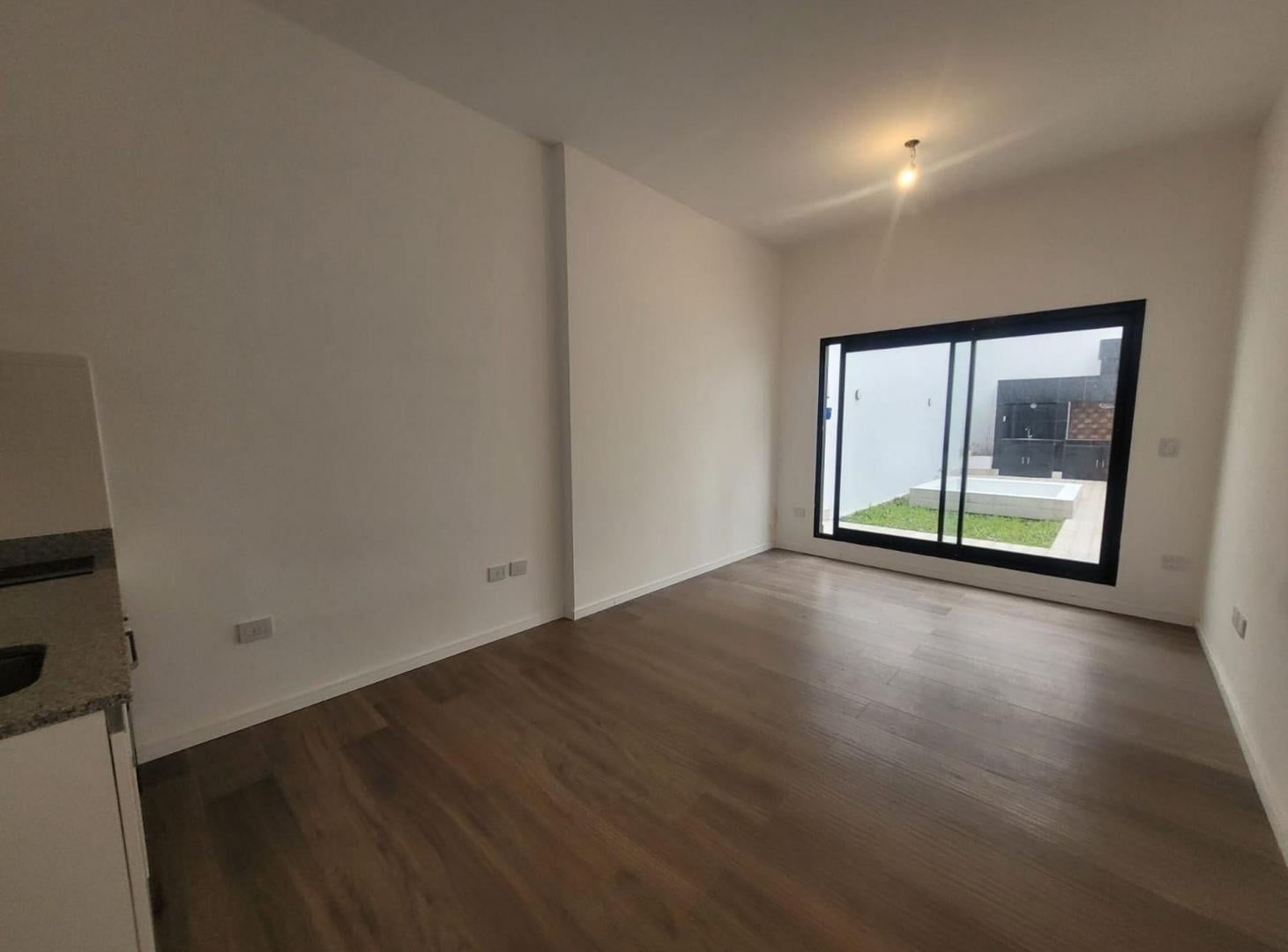 Foto de MONOAMBIENTE EN PB CON JARDÍN PROPIO, PILETA, imagen 1