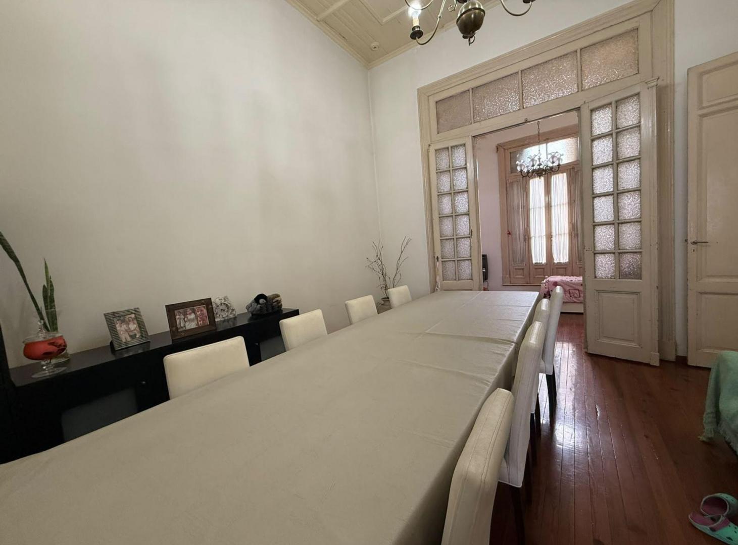 Foto de VENTA CASA DE EPOCA V. LUGANO 4 AMB LOTE DE 896 M2, imagen 1