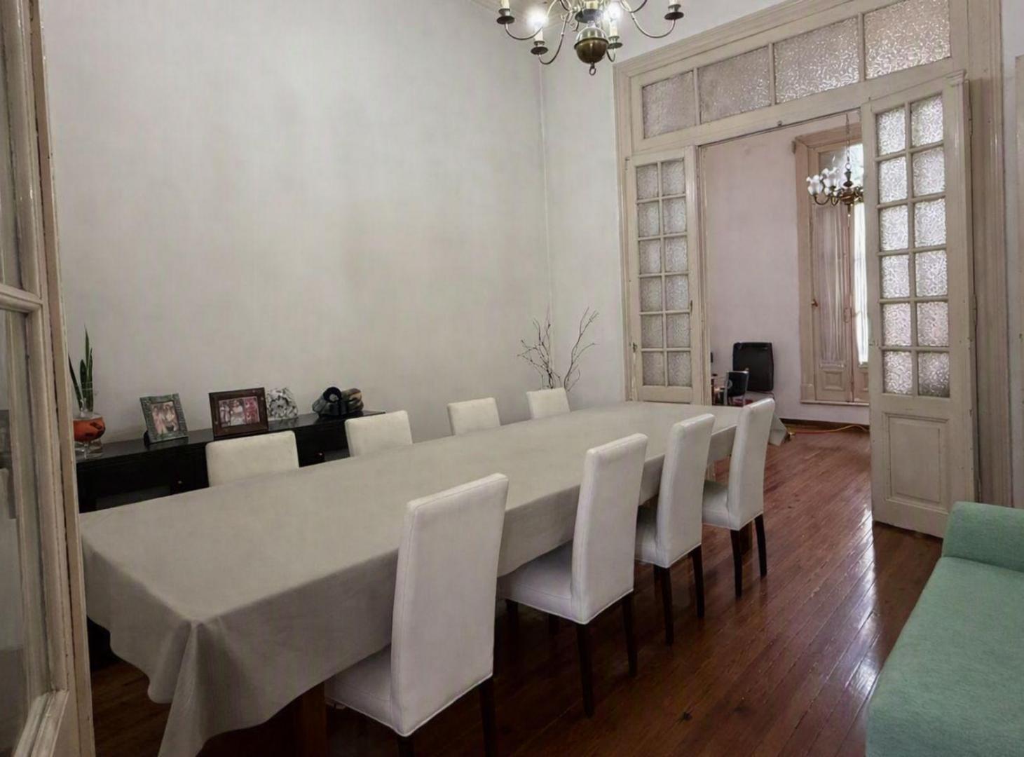 Foto de VENTA CASA DE EPOCA V. LUGANO 4 AMB LOTE DE 896 M2, imagen 4