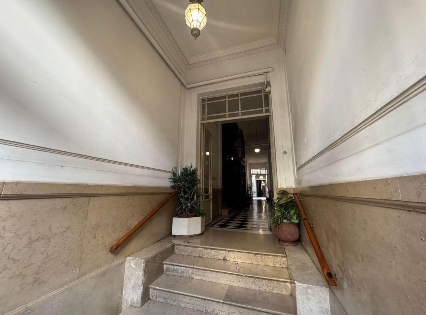Foto de VENTA DEPARTAMENTO 6 AMBIENTES MONSERRAT, imagen 2