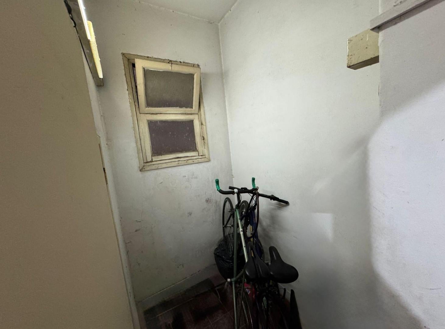 Foto de VENTA DEPARTAMENTO TRES AMBIENTES DEPEN MONSERRAT, imagen 2
