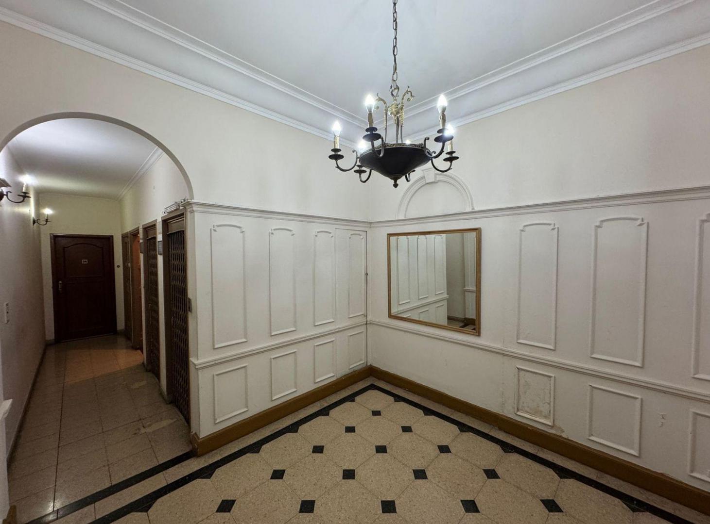 Foto de VENTA DEPARTAMENTO TRES AMBIENTES DEPEN MONSERRAT, imagen 1