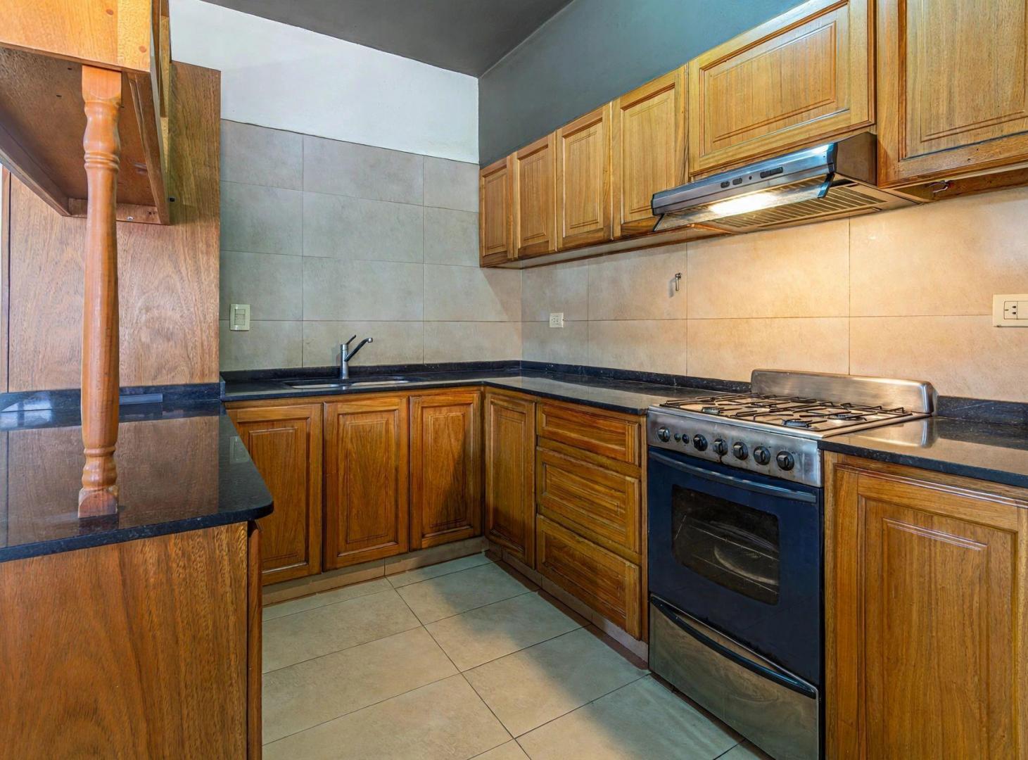 Foto de VENTA CASA MULTIFAMILIAR 6 AMBIENTES AVELLANEDA, imagen 3