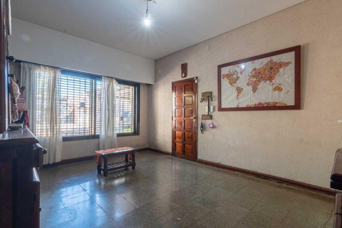Foto de VENTA CASA 3 AMBIENTES JOSÉ LEÓN SUÁREZ, imagen 2