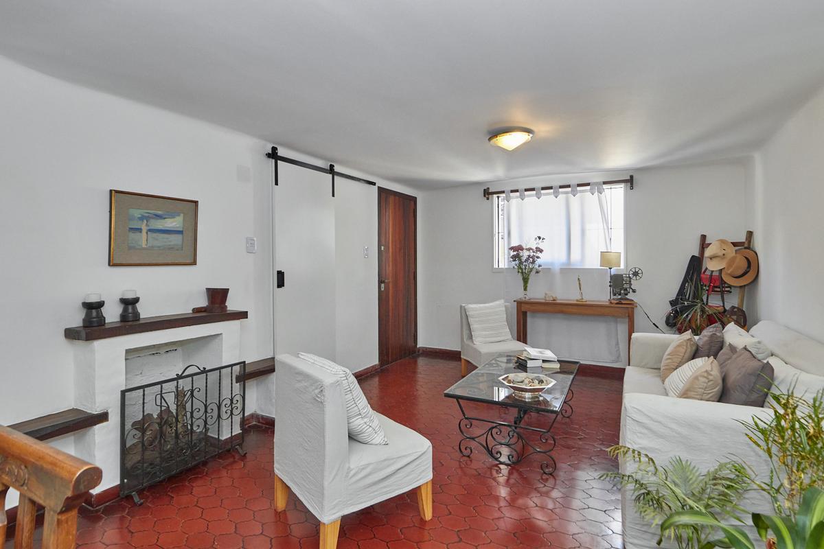 Venta Casa Flores 5 Amb. 3 Plantas Balcón, Patio, Parrilla, Terraza y Cochera. 3