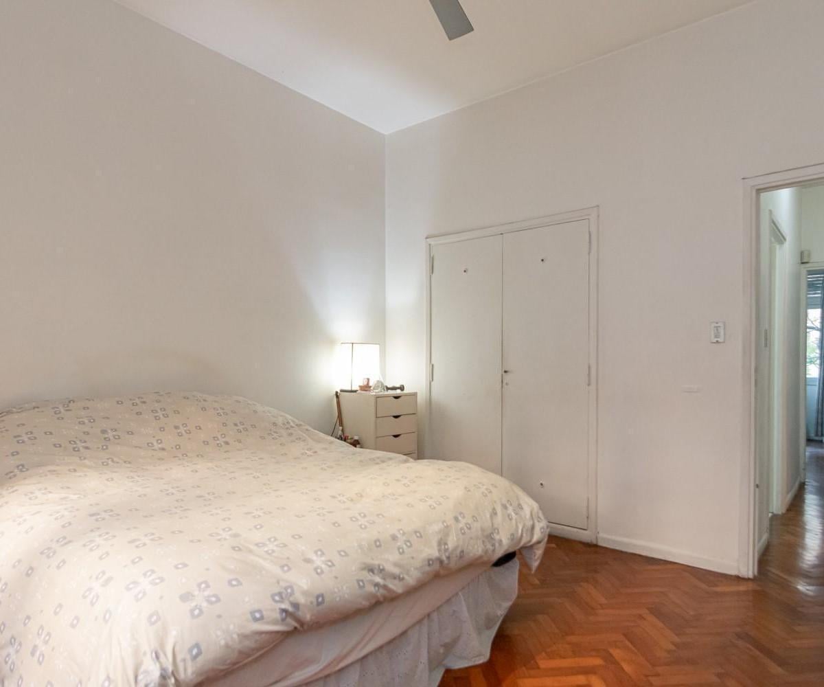 Venta Departamento 3 ambientes, dependencia de servicio, cochera. Palermo