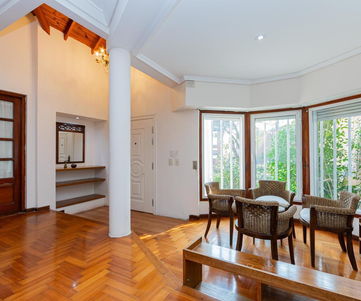 Muy Linda Casa en Belgrano Chico con Pileta y Cochera 1