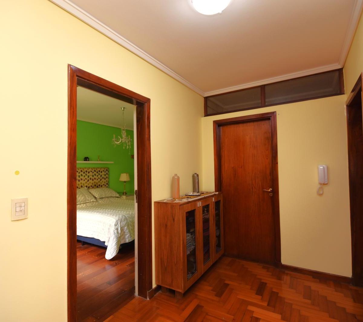 Muy Linda Casa en Belgrano Chico con Pileta y Cochera 4