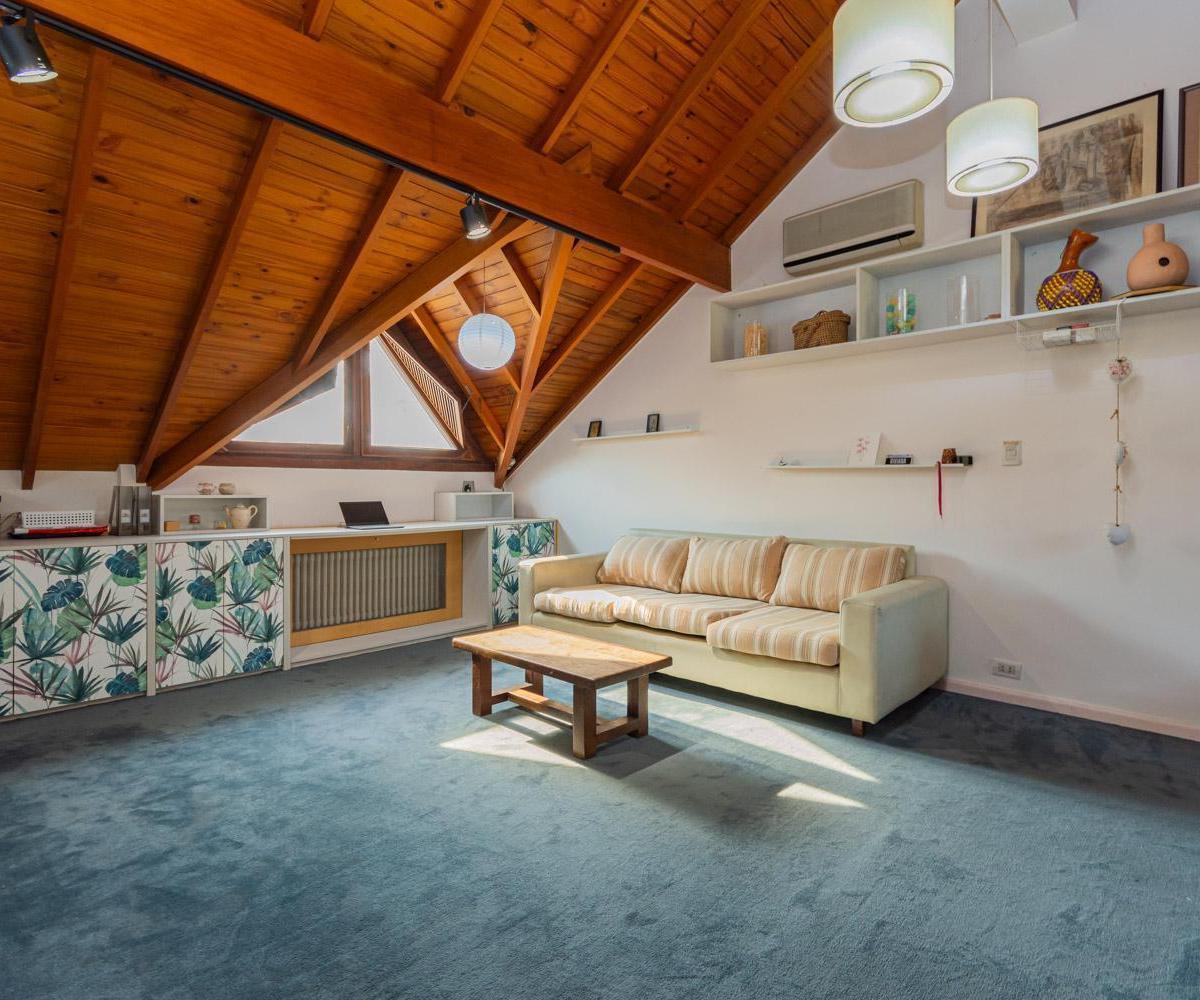Muy Linda Casa en Belgrano Chico con Pileta y Cochera 5