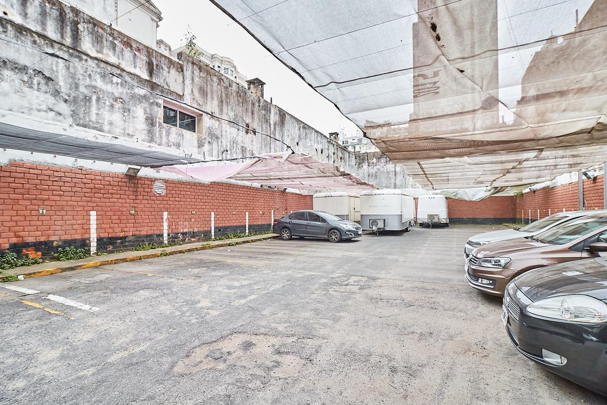 Venta Lote de 864m2 en Callao y Mitre con 15,4m de frente, en Balvanera.