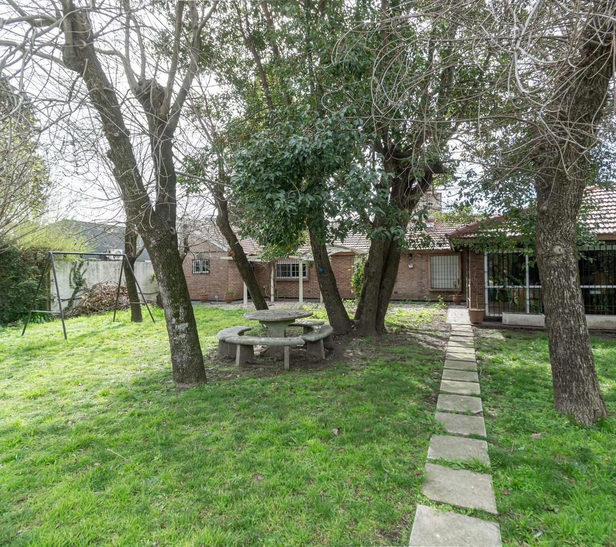 Quinta con Pileta en Barrio Parque Gaona, Moreno 5