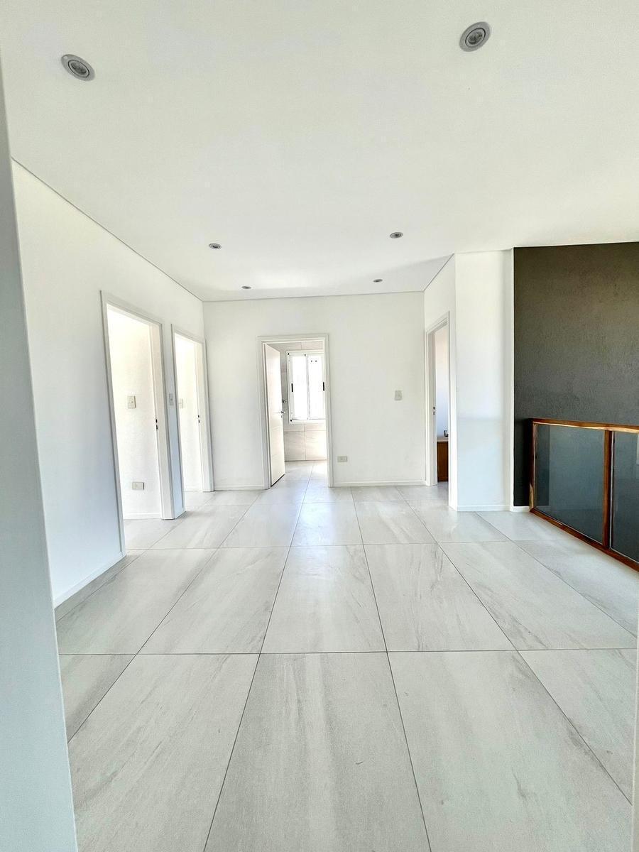 Venta casa en Lagoon Pilar