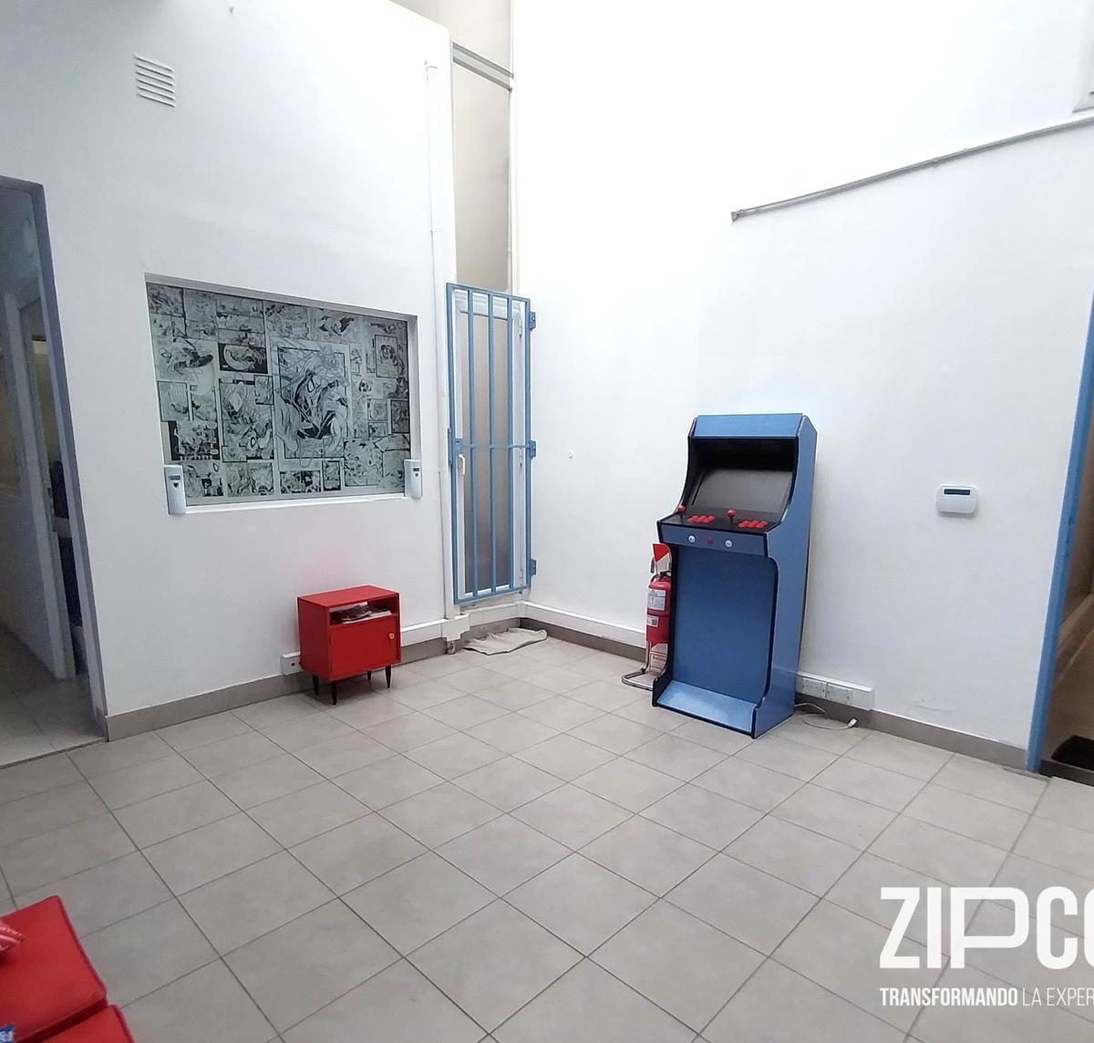 Depósito en Venta con Oficinas 4