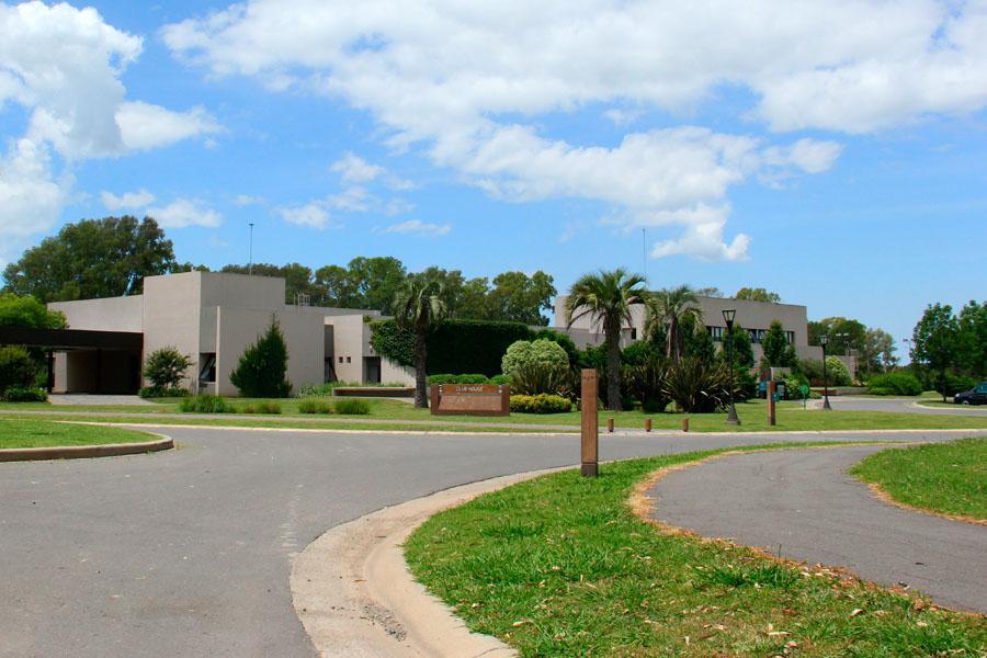 Venta terreno interno en Haras Santa María